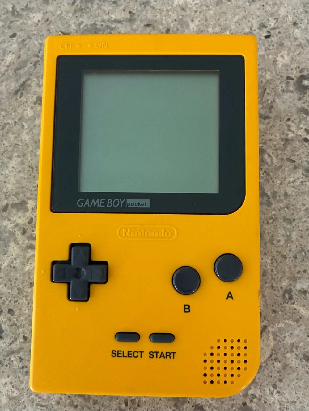 1996 Nintendo Game Boy Pocket Yellow Handheld Console w/4 games